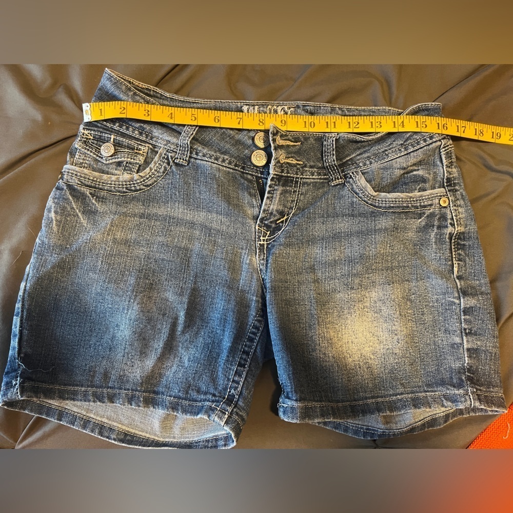 Wallflowers shorts size 7